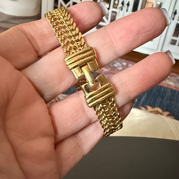 MONET Mesh Chain Gold Plated Link Chain Bracelet Vintage - Picture 2 of 3